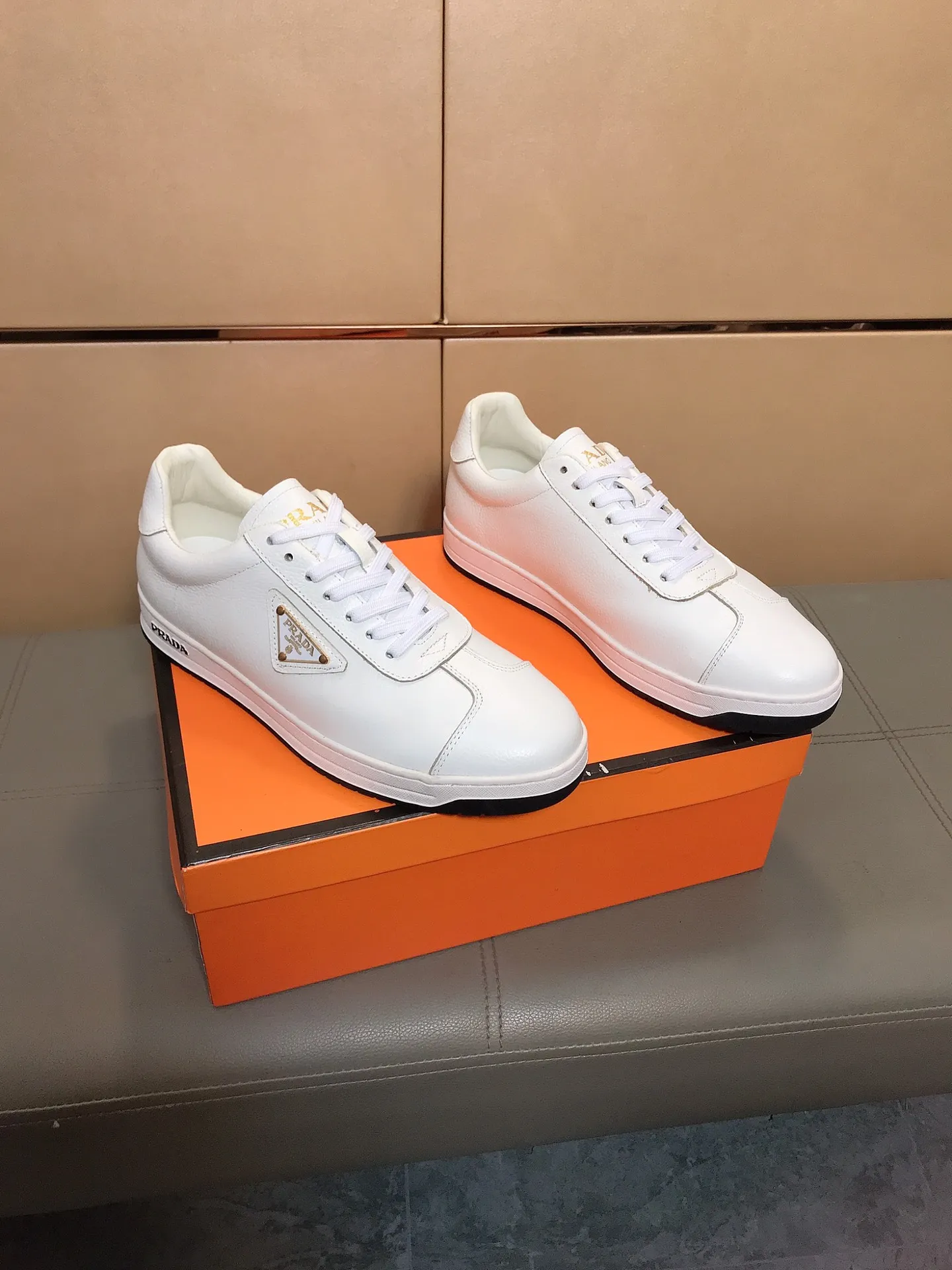 Ex-factory price 380 💎💎🆕Prada's latest casual and fashionable men's shoes👟hot style💥simple and elegant style, exclusive for trendy men. Unique latest brand elements👑, fashionable and generous, the fabric is original imported cowhide, pigskin breathable lining + feet, super comfortable and wear-resistant outsole, classic model taken in kind, size: 38-44